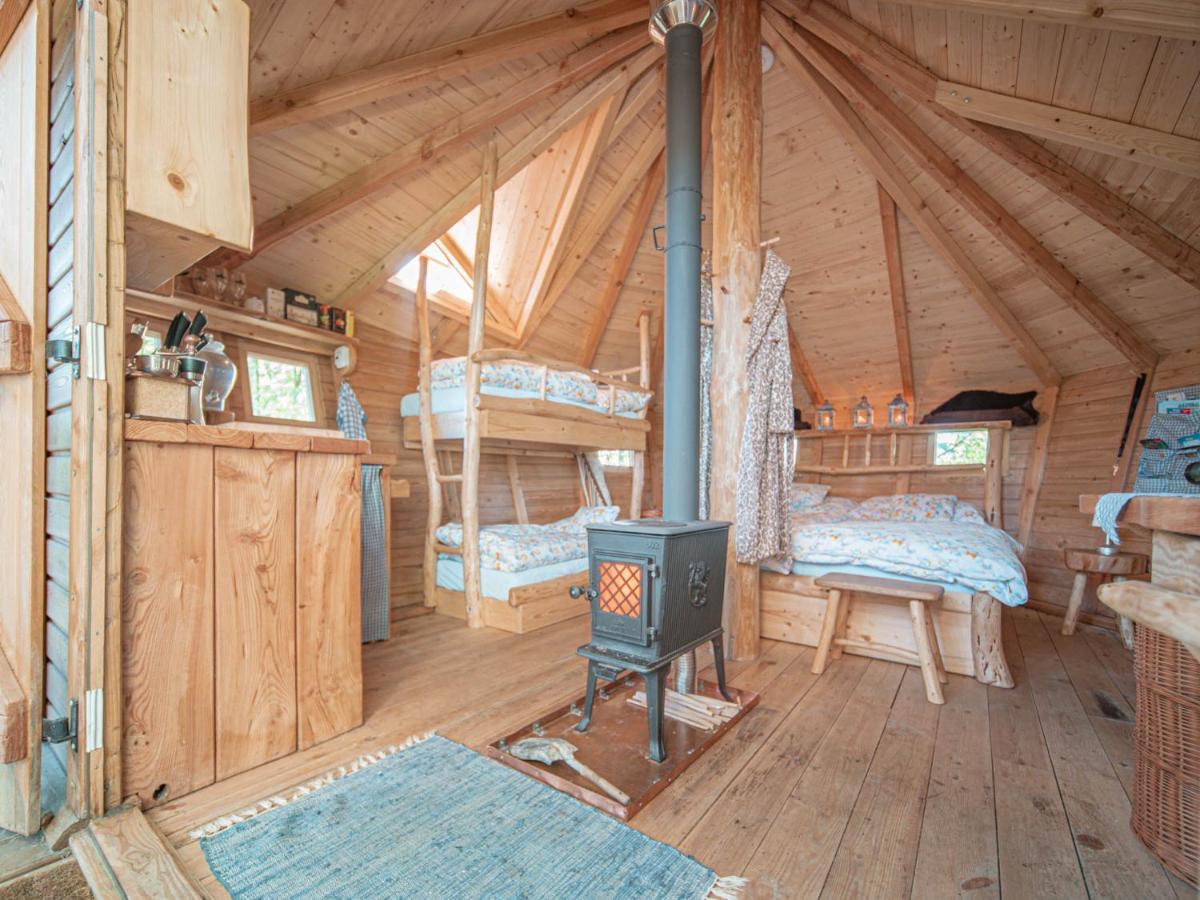Отель Treehous Sneznik S Wellness Долни-Морава Экстерьер фото